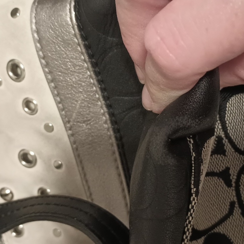 Coach Blk & Gray Leather Studded Signature Shoulder Bag 🩶 - Picture 14 of 16